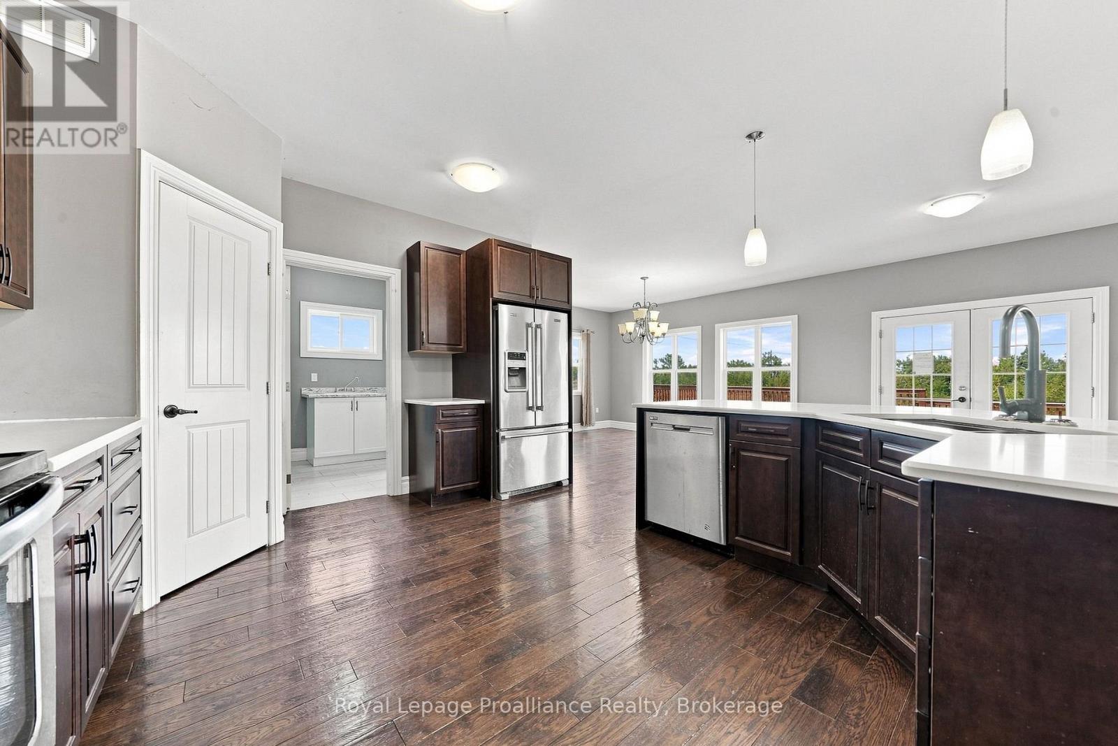 402 BLACK ROAD - Image 17