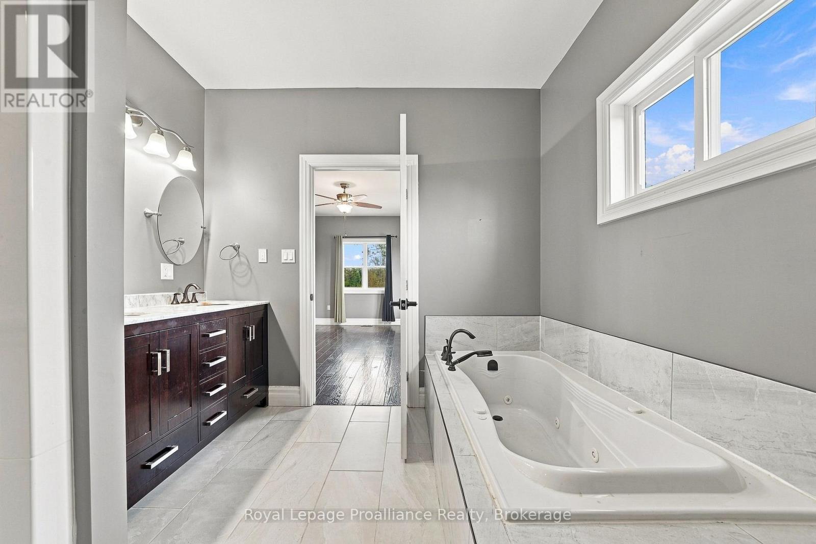 402 BLACK ROAD - Image 21