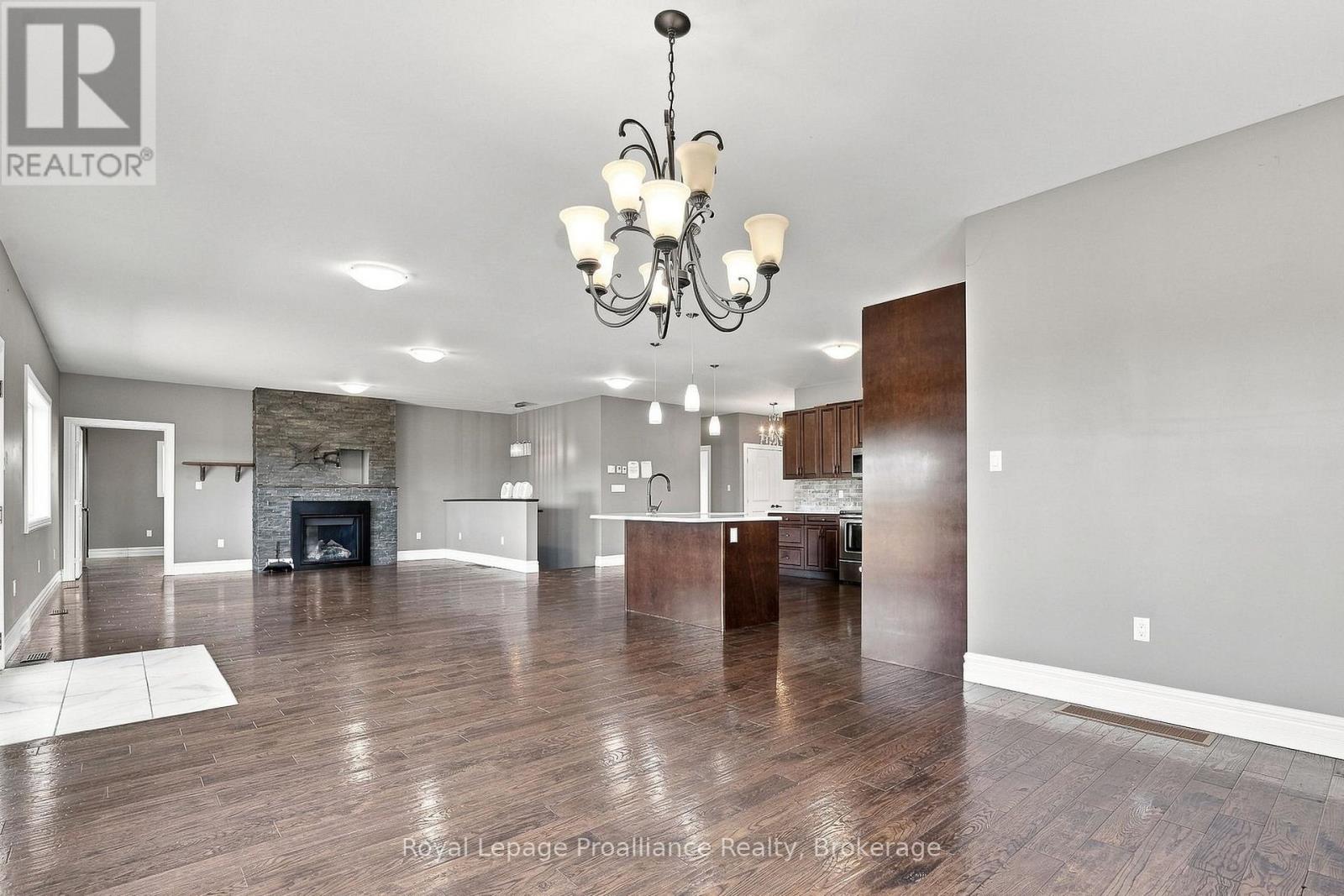 402 BLACK ROAD - Image 6