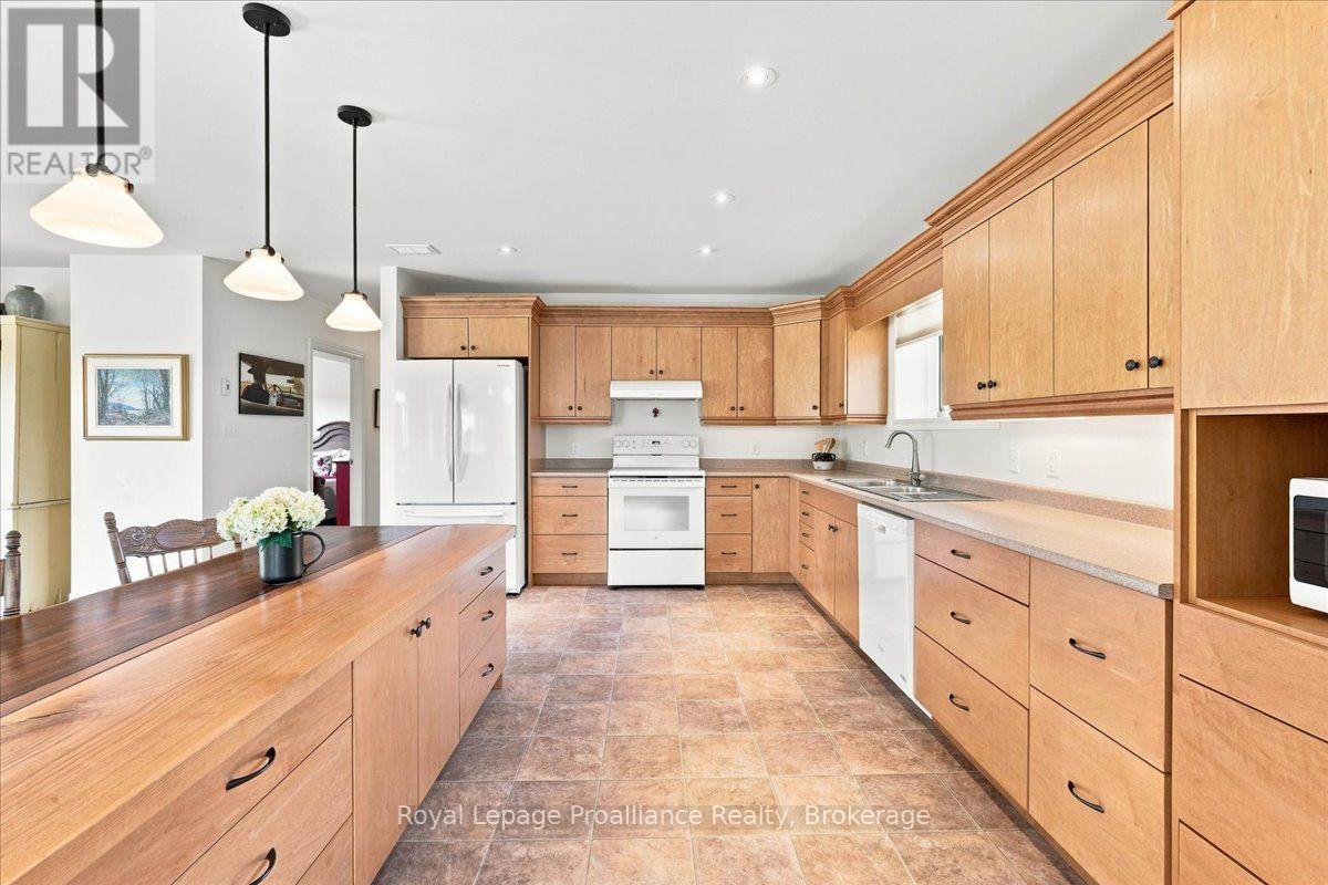 254 AIRPORT ROAD - Image 12