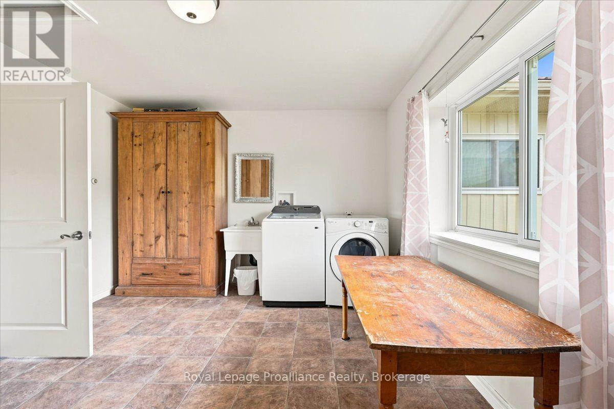 254 AIRPORT ROAD - Image 26