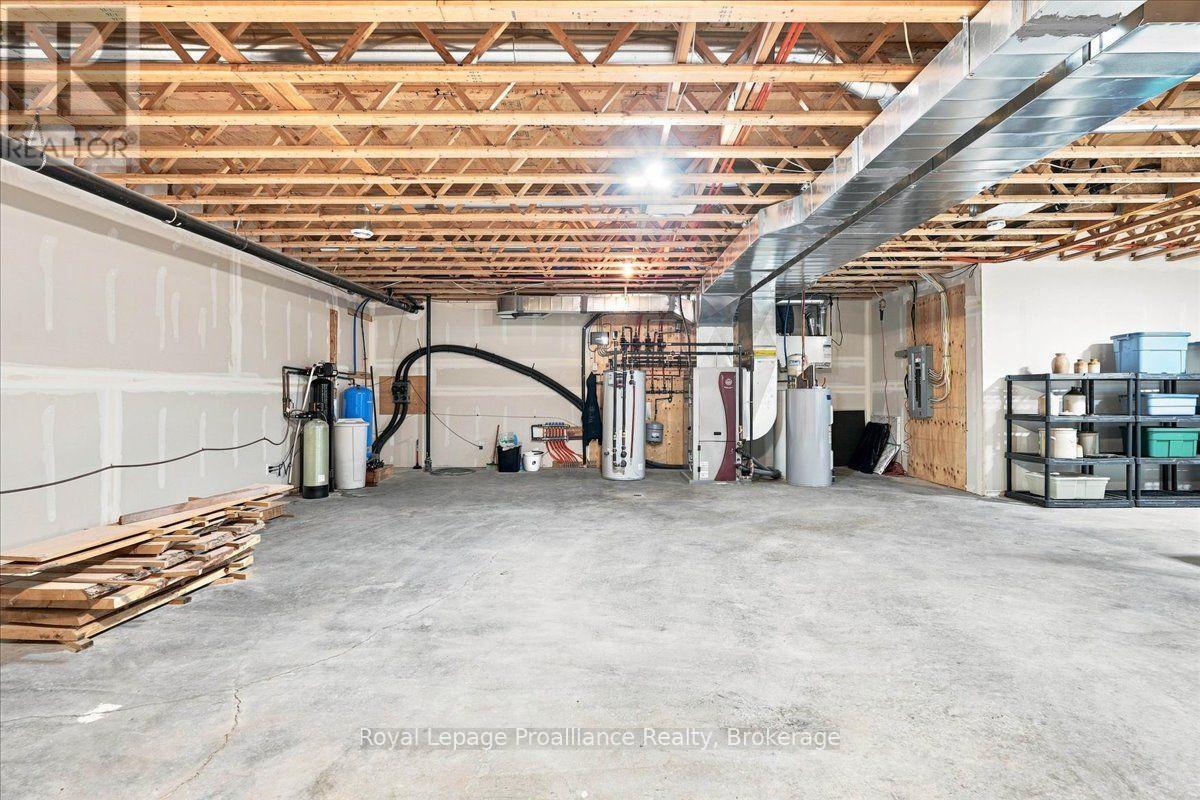 254 AIRPORT ROAD - Image 27