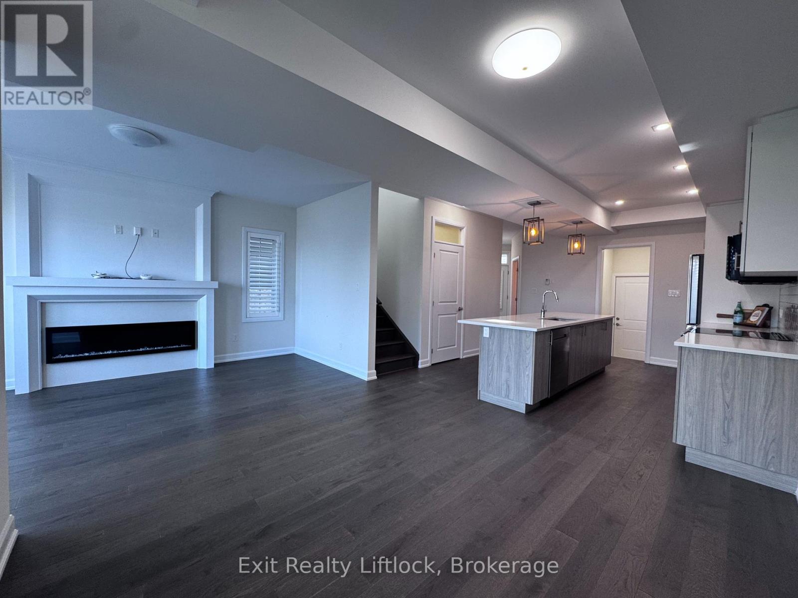 949 BAMFORD TERRACE - 10