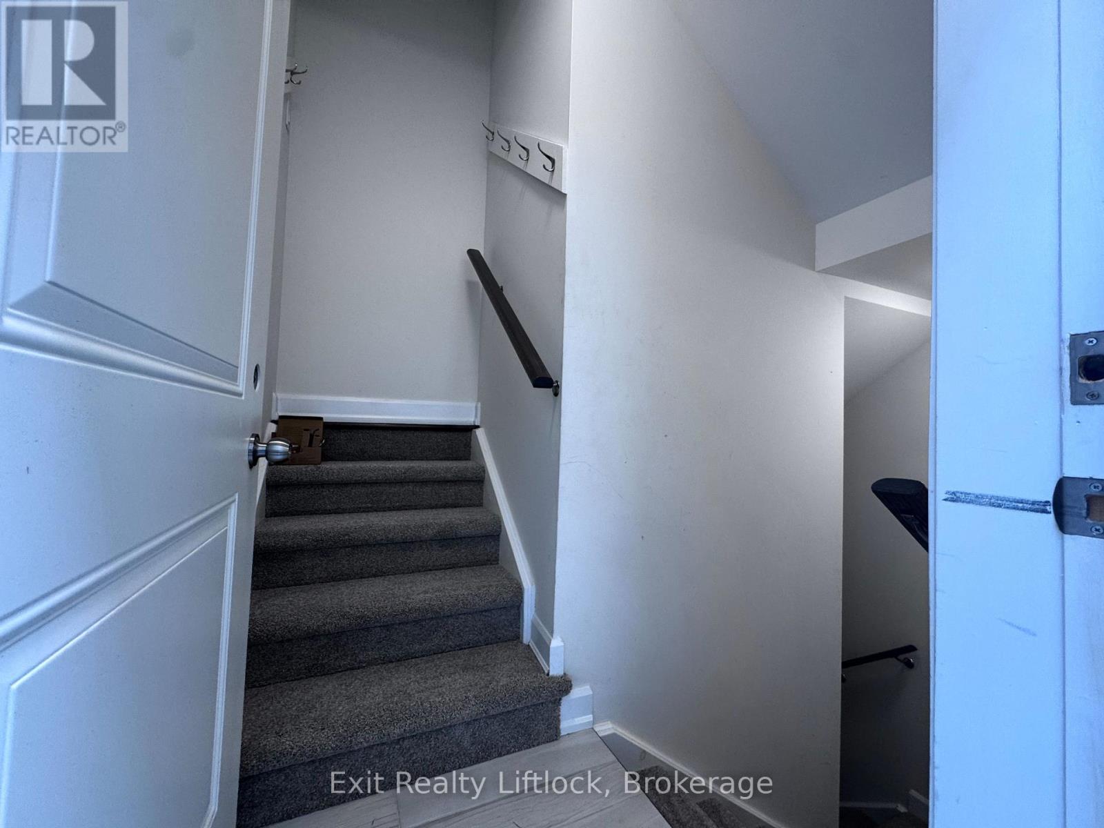 949 BAMFORD TERRACE - 4