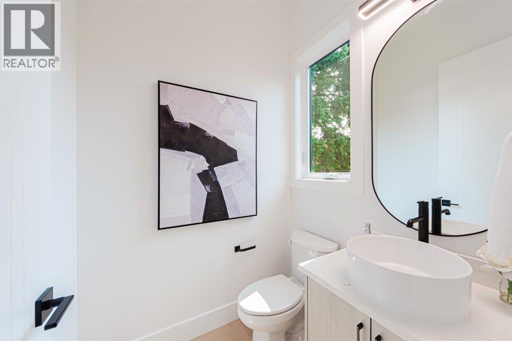 2302 Osborne Crescent SW - 13