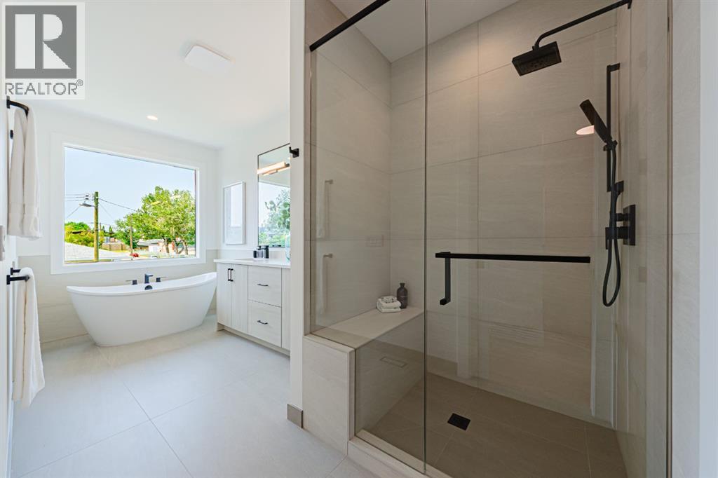 2302 Osborne Crescent SW - 17