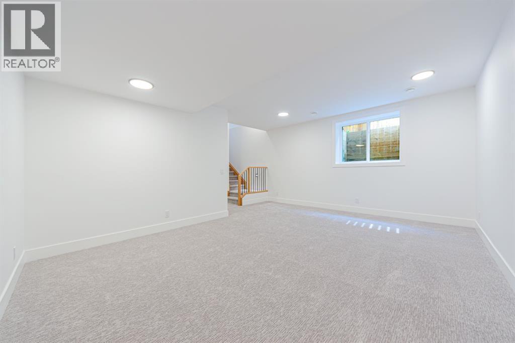 2302 Osborne Crescent SW - 28