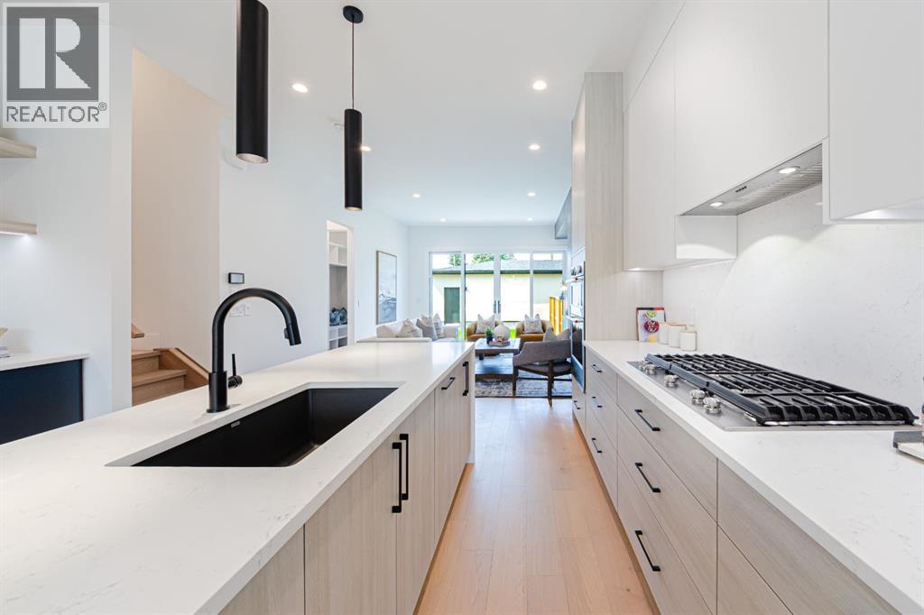 2302 Osborne Crescent SW - 7