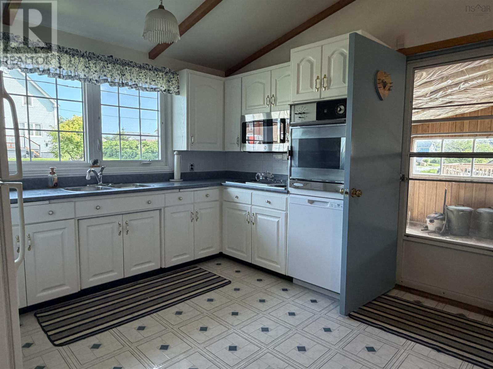 167 Blackett Street - 13