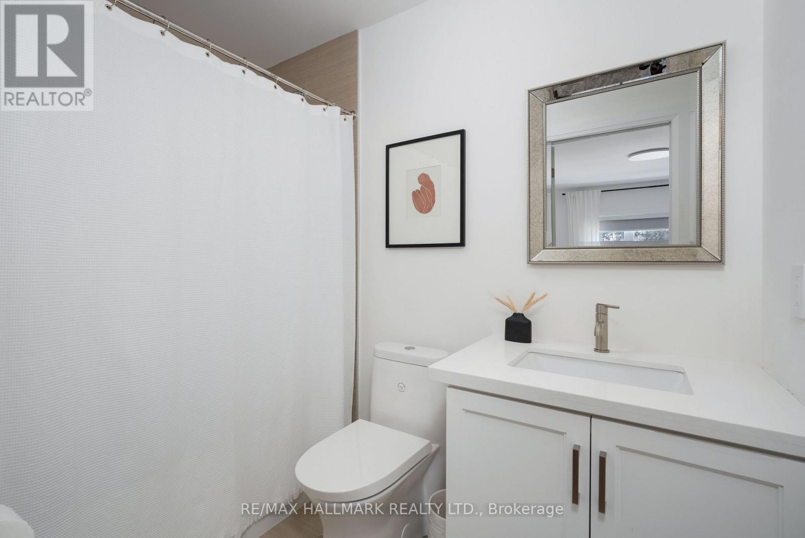 136 GLENWOOD CRESCENT - 33