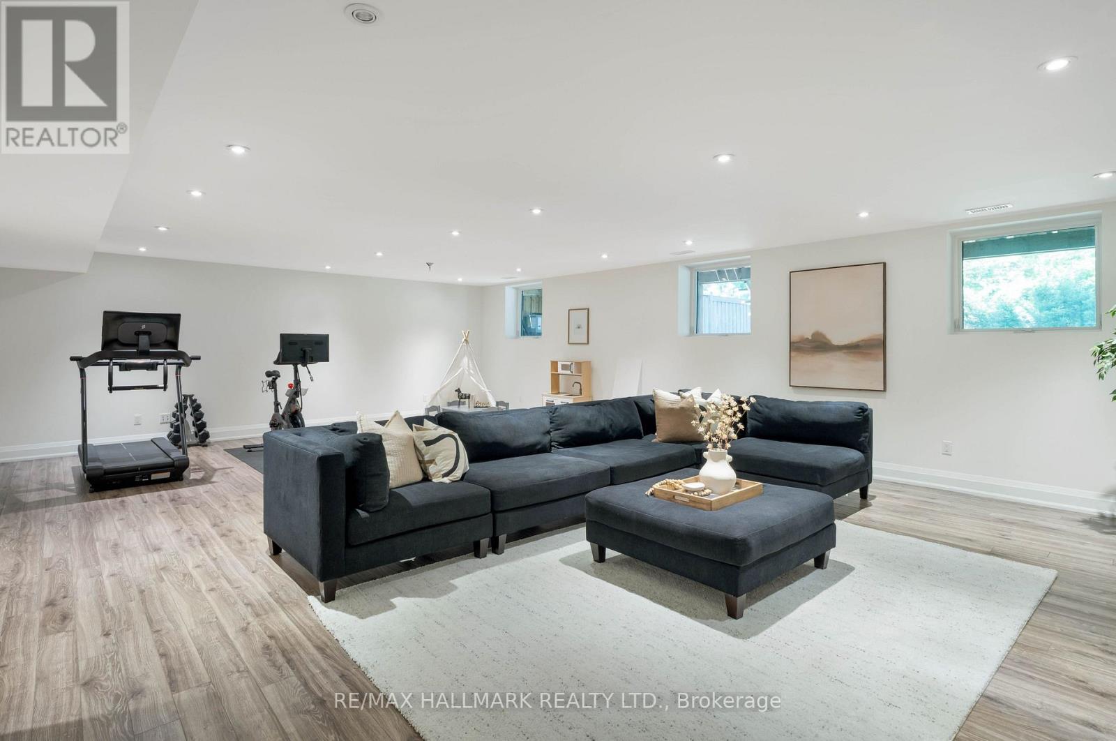 136 GLENWOOD CRESCENT - Image 36