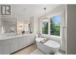 116 Lee Avenue, Toronto, ON M4E2P3 Photo 23
