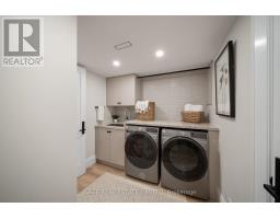 116 Lee Avenue, Toronto, ON M4E2P3 Photo 39