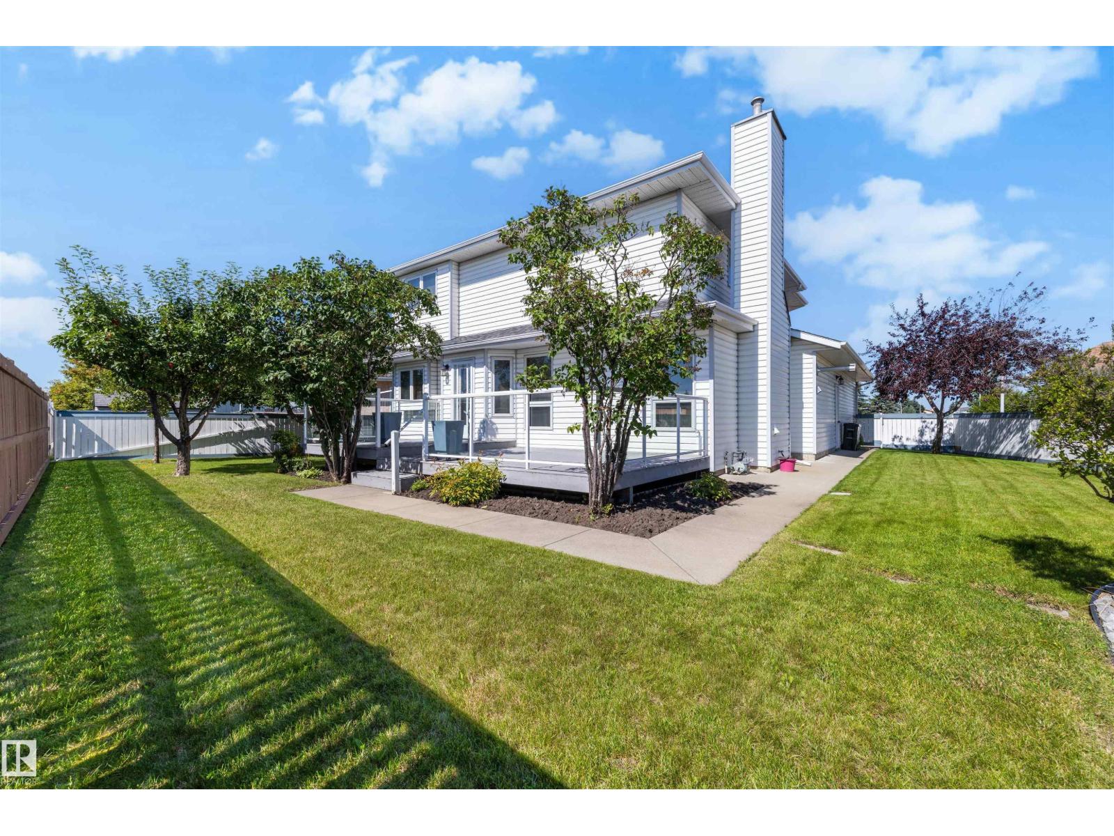 15304 74 ST NW - 23