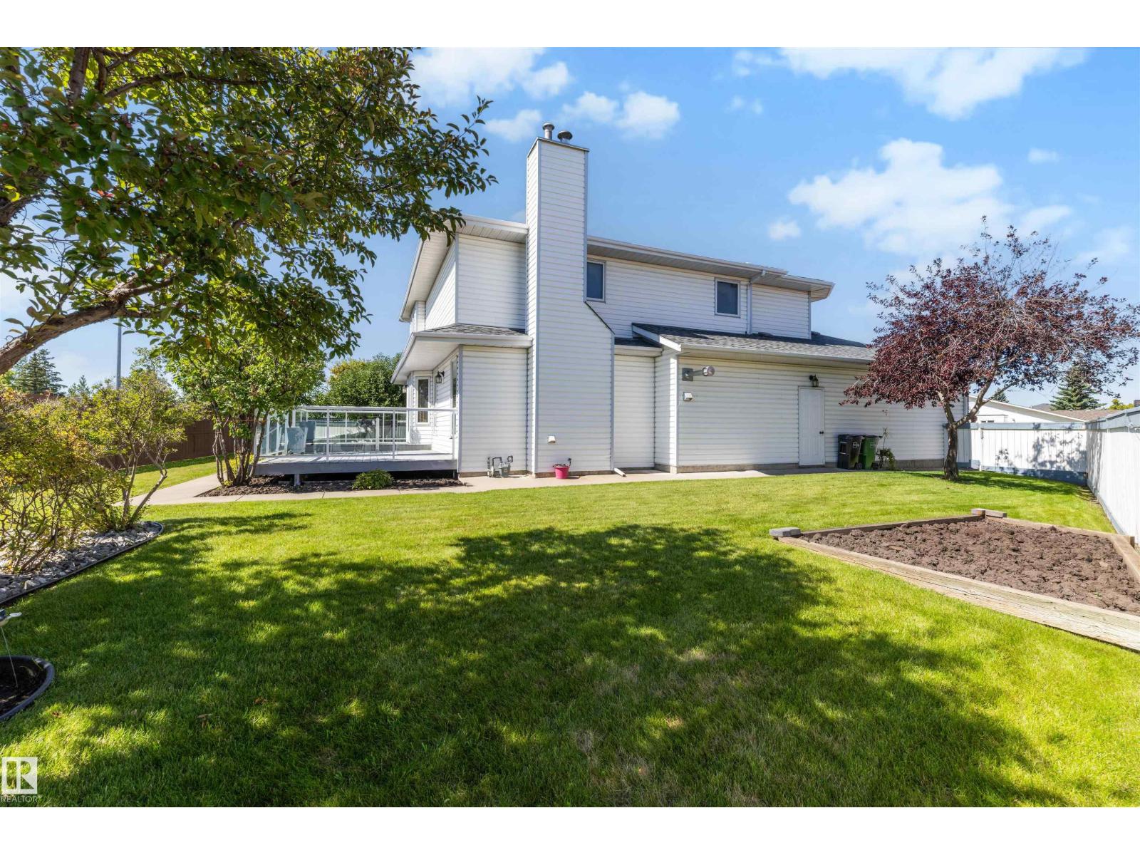 15304 74 ST NW - 25