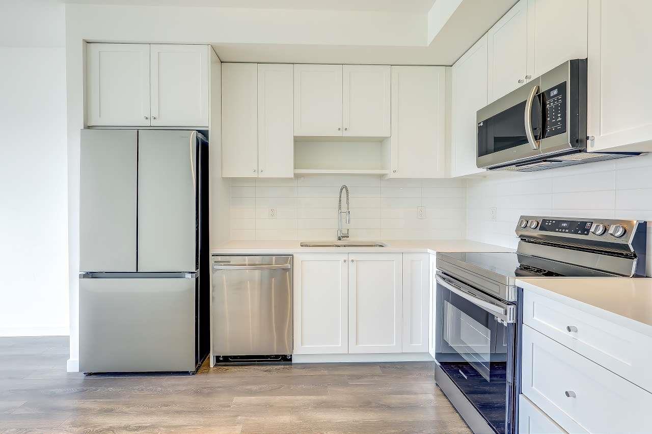 215 15825 85 AVENUE, Surrey