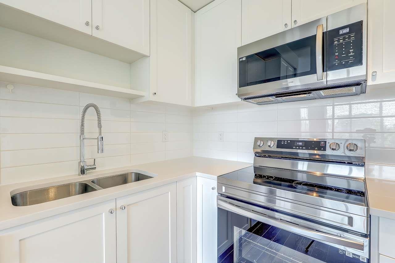 215 15825 85 AVENUE, Surrey