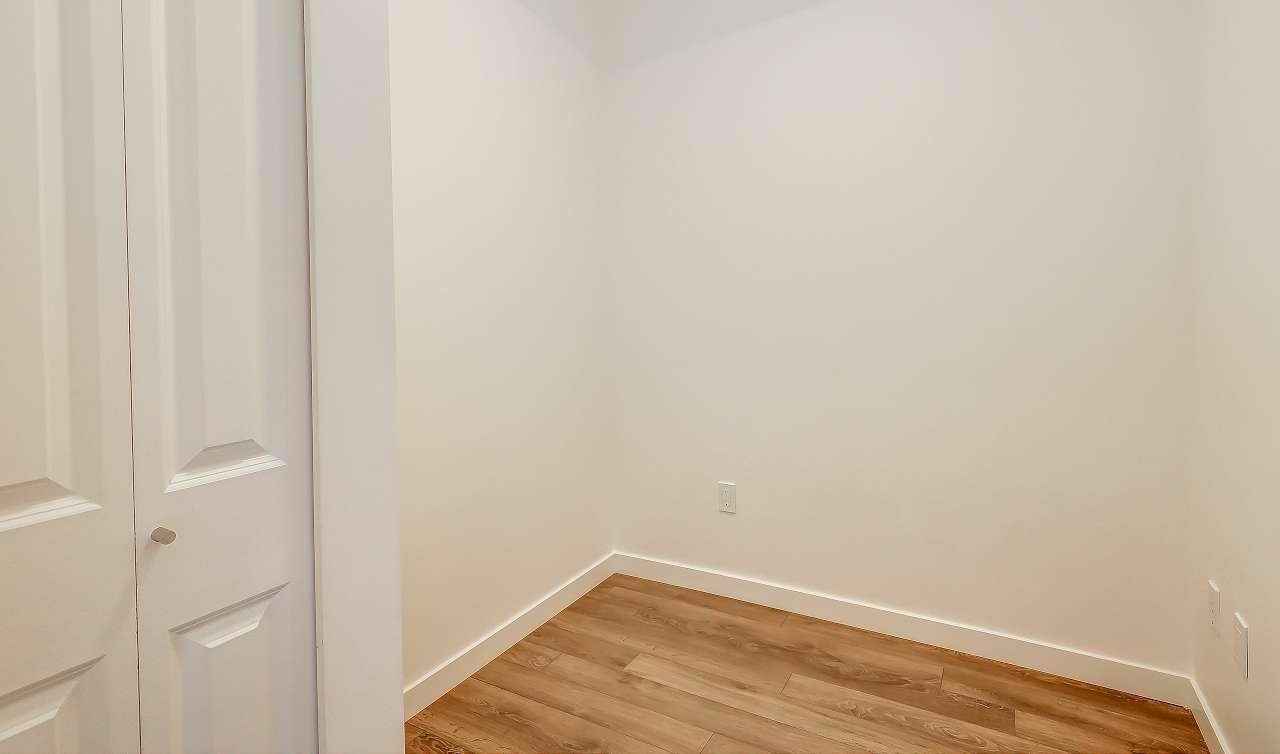 215 15825 85 AVENUE, Surrey