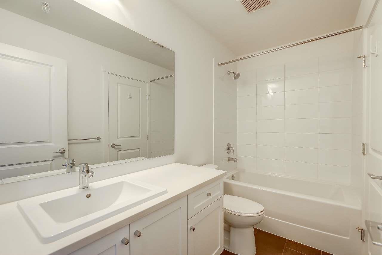 215 15825 85 AVENUE, Surrey