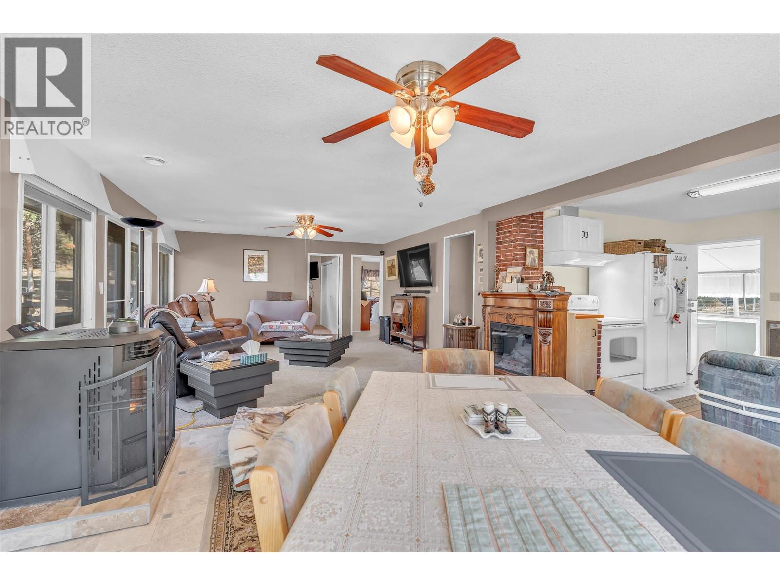 5615 Simpson Road, Summerland