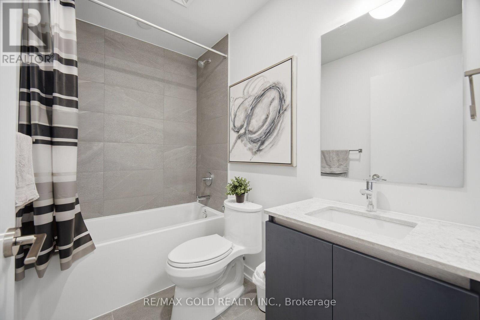 #243 395 DUNDAS STREET W - 16