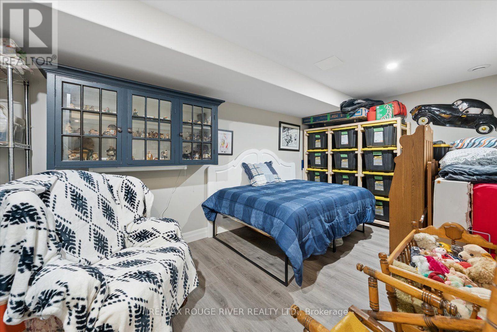 25 AMBROSIA TERRACE - Image 31