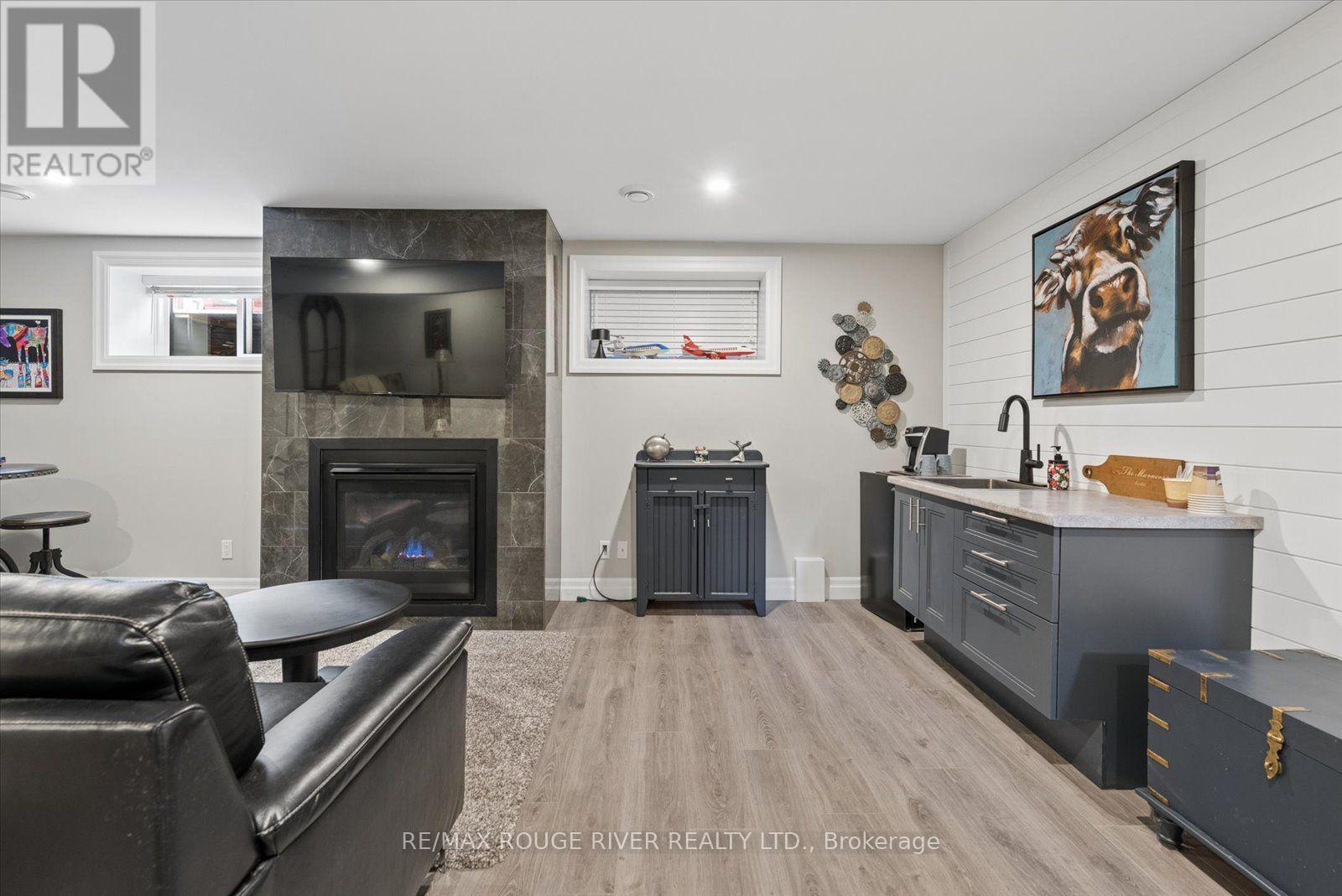 25 AMBROSIA TERRACE - Image 26
