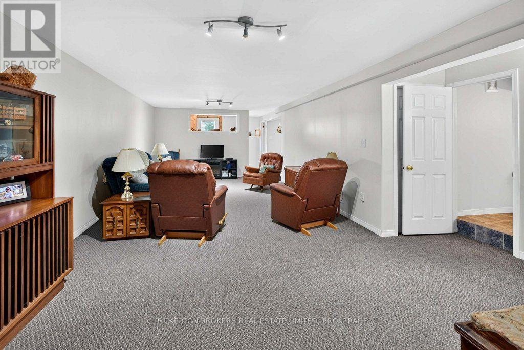 342 LYNDHURST ROAD - Image 40