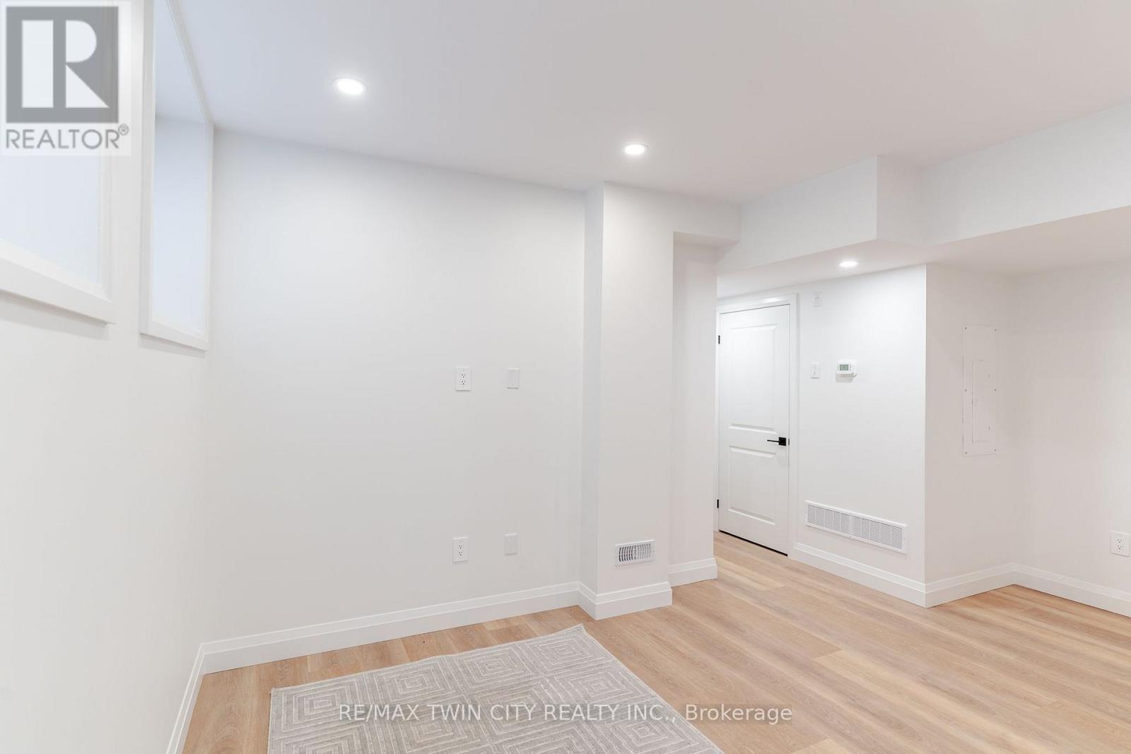 4 - 220 HEIMAN STREET — photo 2