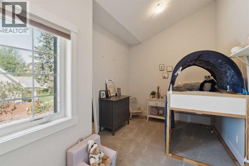 1811 31 Avenue SW - 19