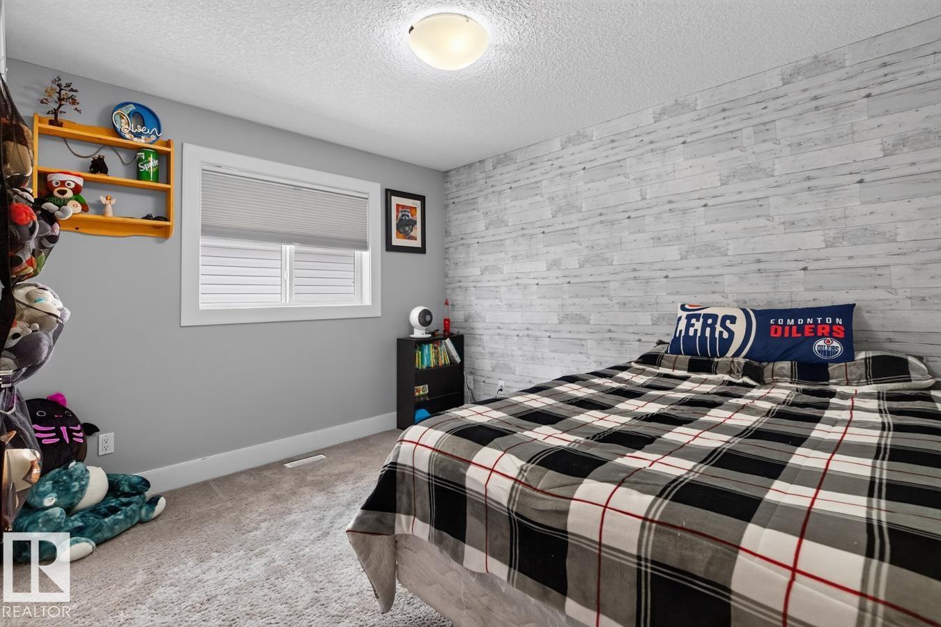 77 CARAGANA WY - 31