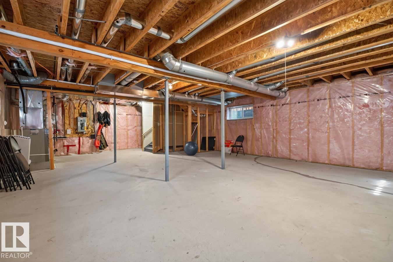 77 CARAGANA WY - Image 40