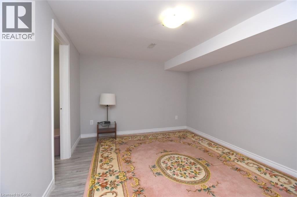 185 ROSSLYN Avenue N - Image 29