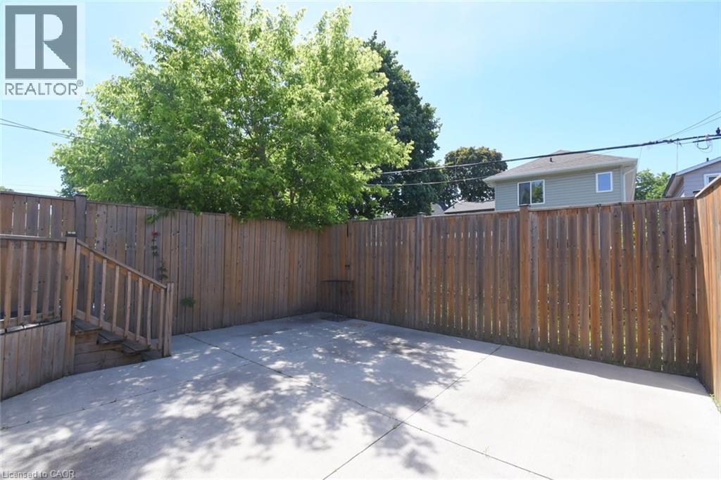 185 ROSSLYN Avenue N - Image 31