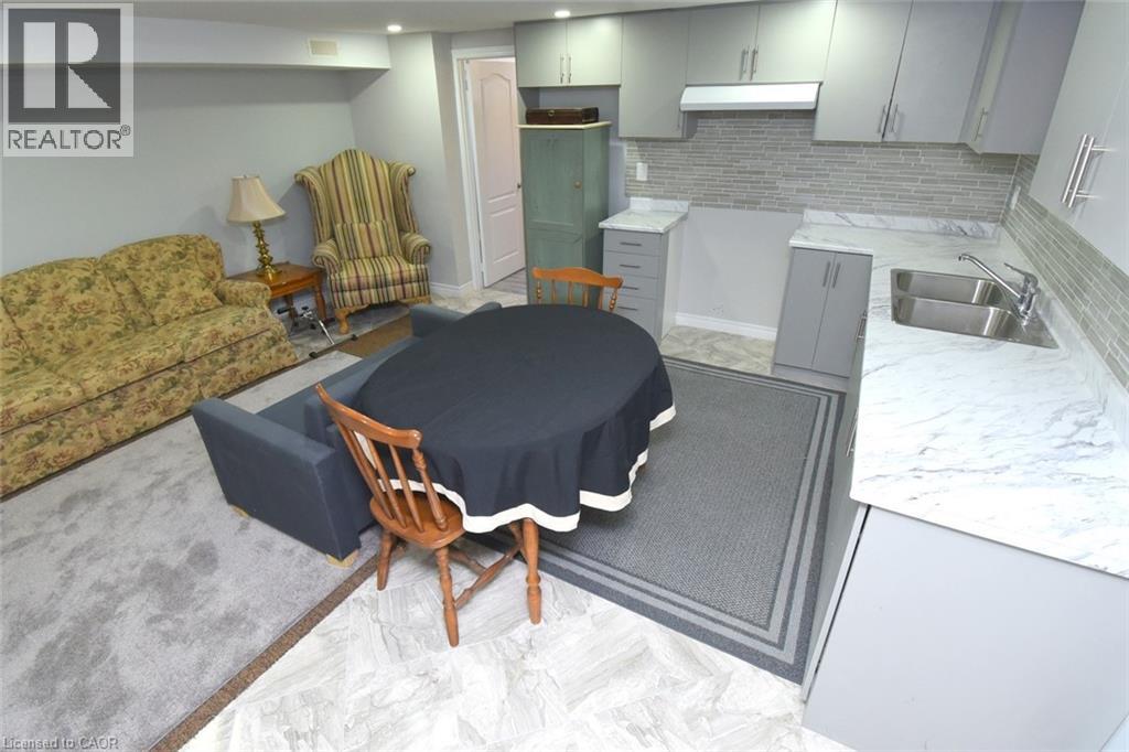 185 ROSSLYN Avenue N - Image 19