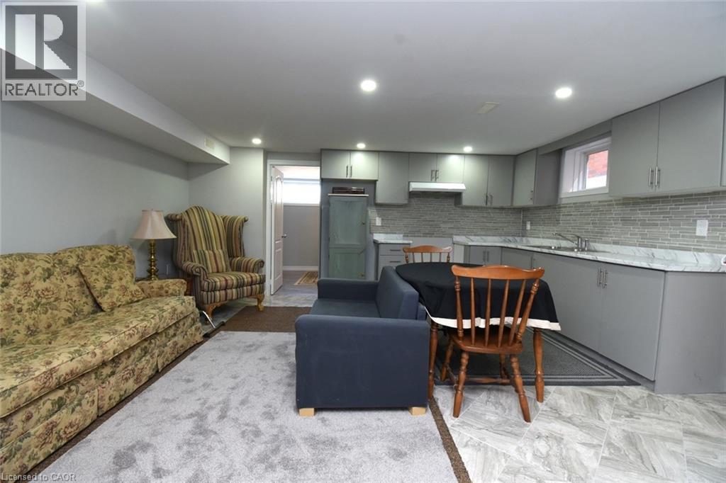 185 ROSSLYN Avenue N - Image 21