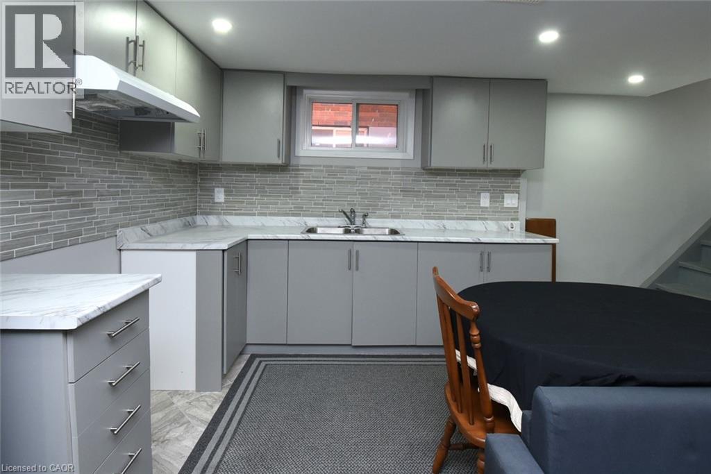 185 ROSSLYN Avenue N - Image 22