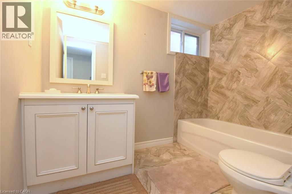 185 ROSSLYN Avenue N - Image 27