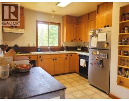 2pc Bathroom - 6288 Corral Road, Clearwater, BC V0E1N1 Photo 7