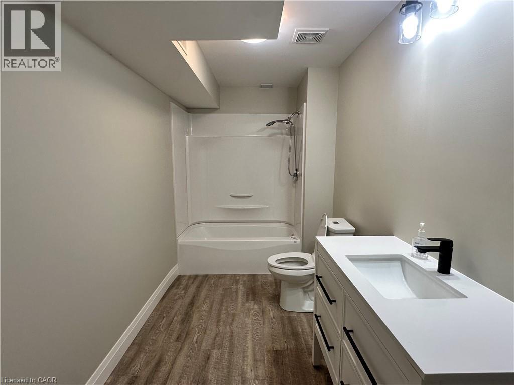 3176 LAKESHORE Road - 42
