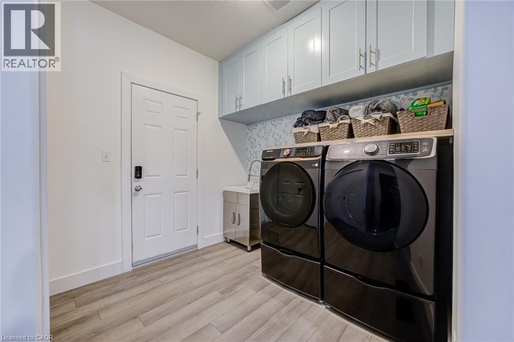 944 PARKVALE Court - Image 23