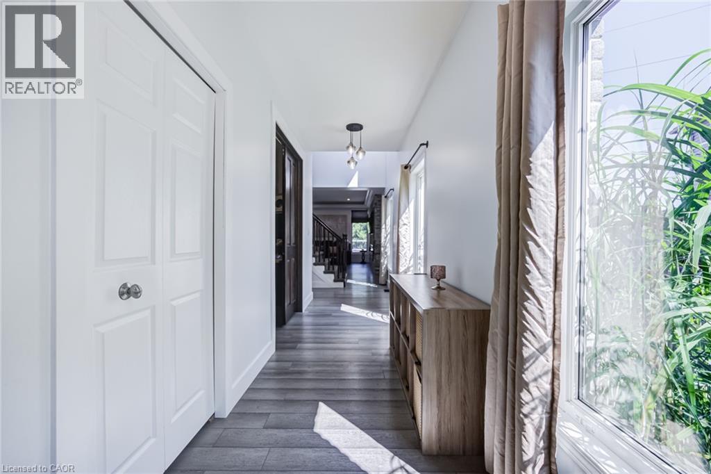 944 PARKVALE Court - Image 7