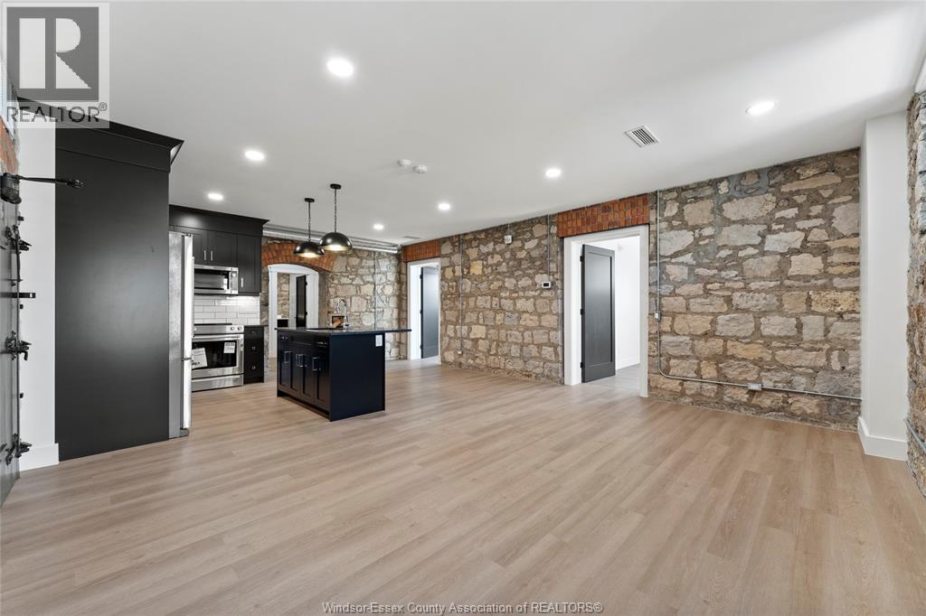 #102 247 BROCK STREET - 16