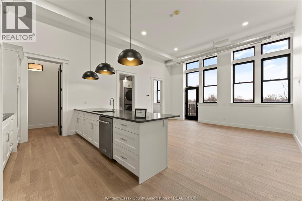 #303 247 BROCK STREET - 2