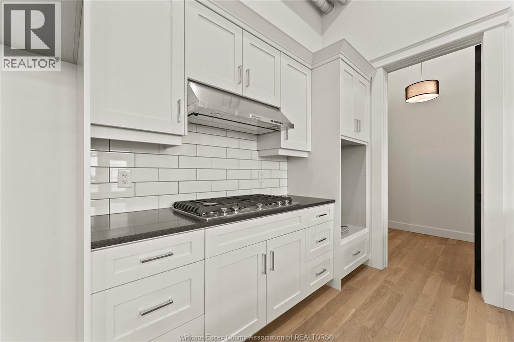 #303 247 BROCK STREET - Image 4