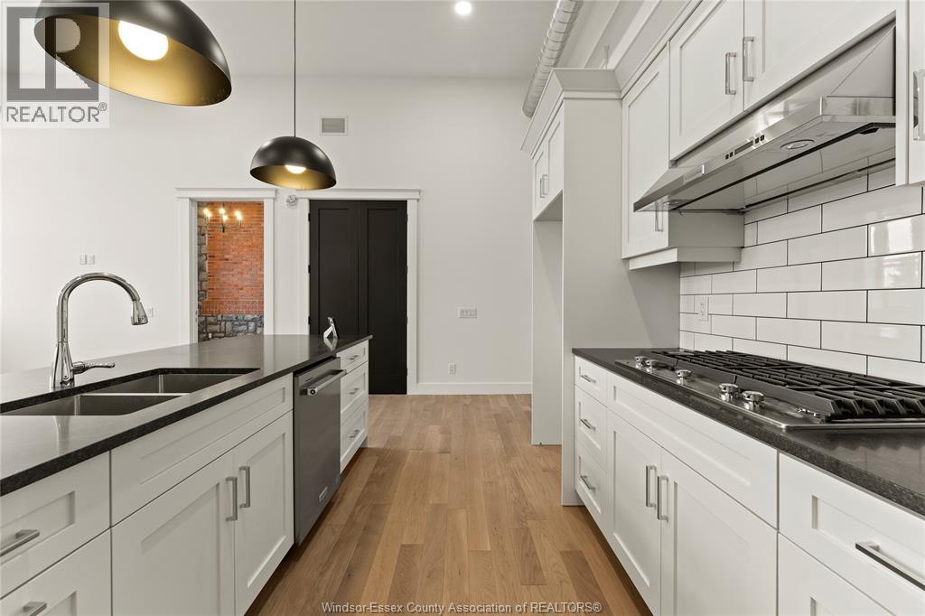 #303 247 BROCK STREET - 5