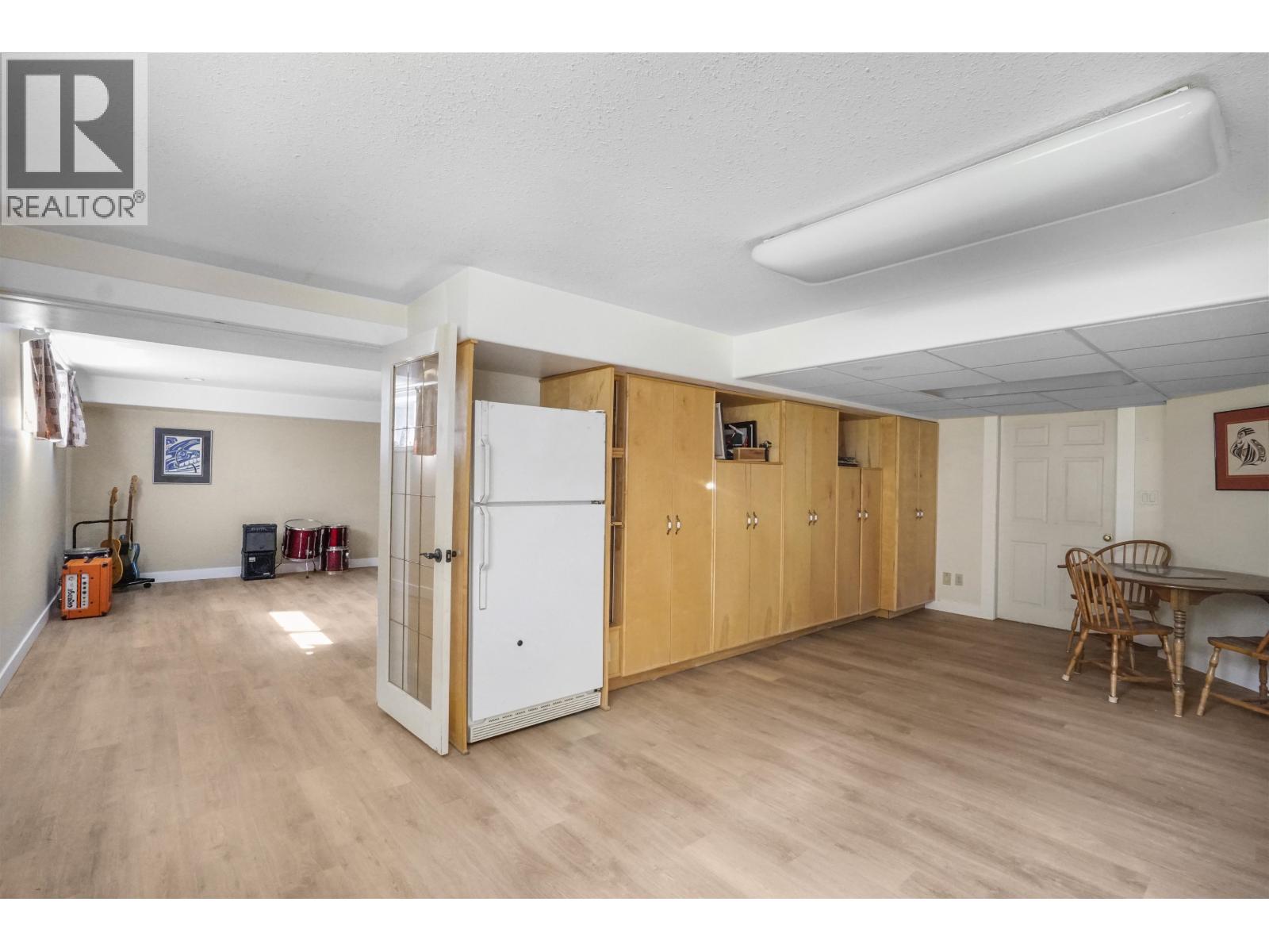 221 RAINBOW BOULEVARD - Image 16