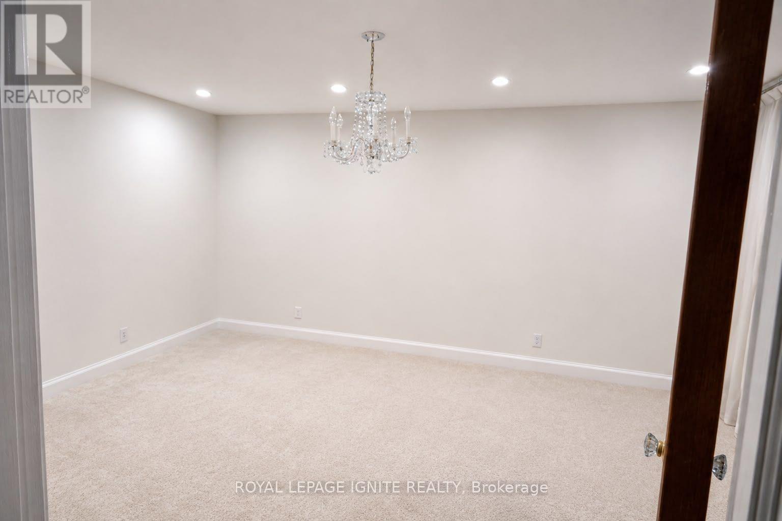 #Main 820 Simcoe Street North, Oshawa (Centennial), Ontario, L1G4V8, Oshawa (Centennial), Ontario — photo 4 of 5