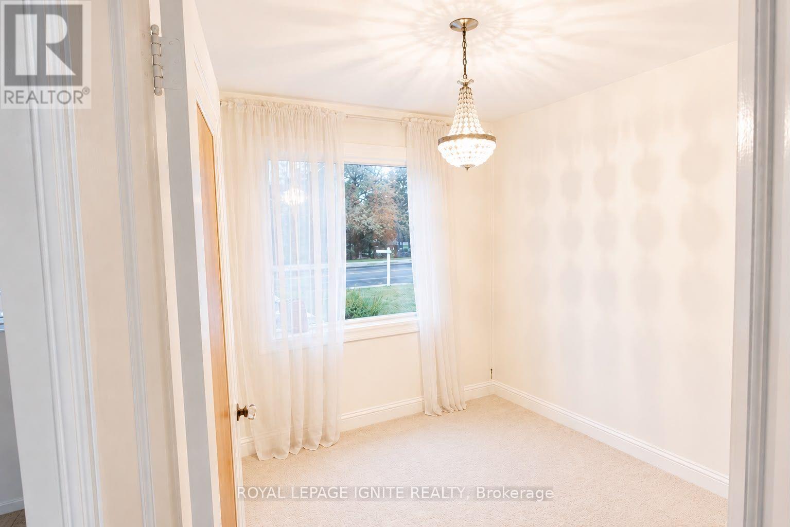 #Main 820 Simcoe Street North, Oshawa (Centennial), Ontario, L1G4V8, Oshawa (Centennial), Ontario — photo 5 of 5