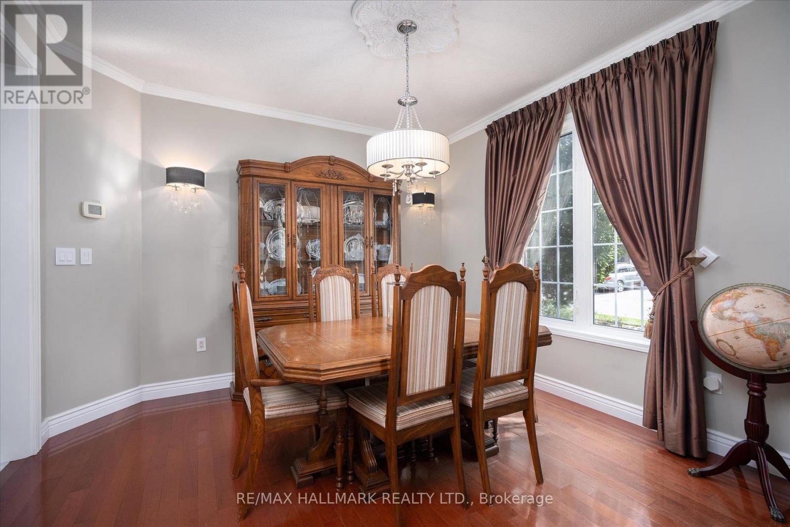 32 REDCASTLE STREET - Image 15